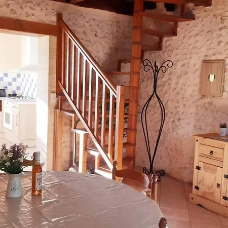 Gite Proche Grottes De Lascaux Hébergement de vacances Fossemagne